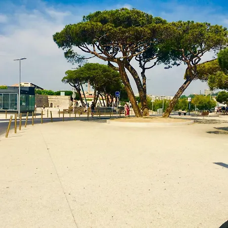 Sur Un Voilier Úszó hotel Antibes