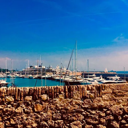 Sur Un Voilier Bateau-hôtel