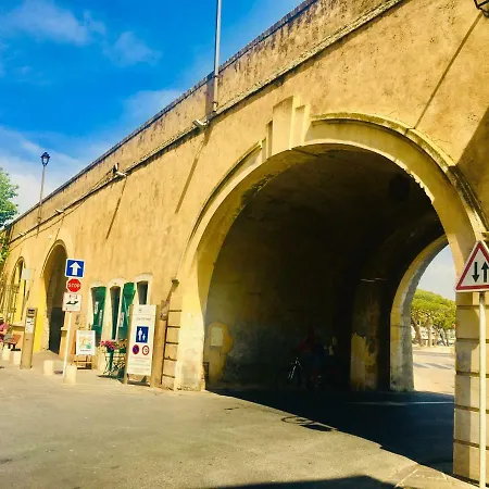 Sur Un Voilier Bateau-hôtel *